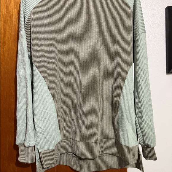 Source Unknown Two-Tone Ribbed Blouse - Green - Picture 1 of 3